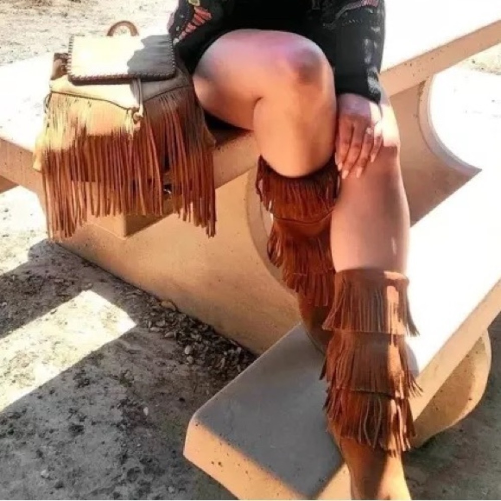Minnetonka 3-Layer Fringe Boots - Picture 2 of 11